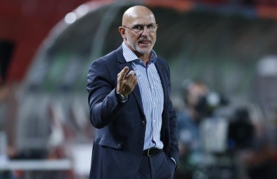 ޔޫރޯގެ ނިޔަލަށް ސްޕެއިންގެ ކޯޗުކަމުގައި ދެމިހުންނަށް ލަފުއެންޓޭ ނިންމައިފި