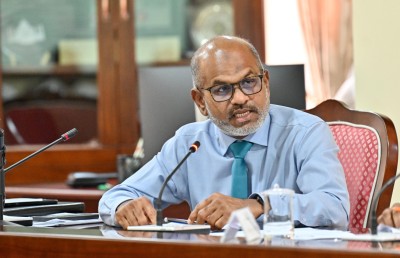 މީޑިއާ ރެގިއުލޭޓްކުރުމަކީ ބްލޮކްކޮށް، މިނިވަންކަމަށް ހުރަސްއެޅުމެއް ނޫން: ނާޒިމް