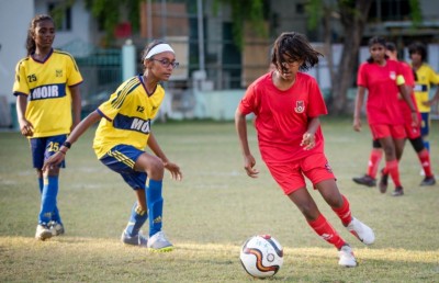 ޒުވާން އަންހެން ފުޓްބޯޅަ ކުޅުންތެރިން އެމެރިކާއަށް ގޮސް ތަމްރީނުވާން ފުރުސަތު ހުޅުވާލައިފި
