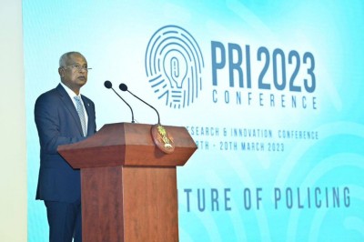 ކުށްކުރަން ގެންގުޅޭ އުކުޅުތަކާ އެއްވަރަށް ފުލުހުން ވެސް ތަރައްގީވާން ޖެހޭ: ރައީސް