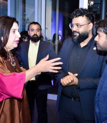 ބޮލީވުޑްގެ ފަންނާނުންނާ އެކު ރާއްޖޭގެ ޓޫރިޒަމް ޕްރޮމޯޓްކޮށްފި