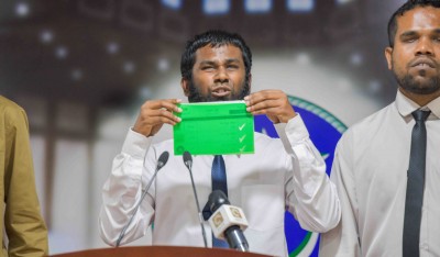 ލޯފަން މީހުން އަމިއްލައަށް ވޯޓުލެވޭ ގޮތް ހެދުމަށް އިސްލާހު ހުށަހަޅައިފި