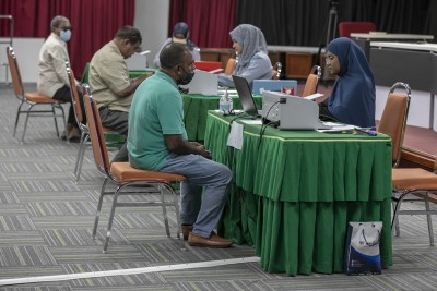 ފިތުރު ޒަކާތް ބަލައިގަންނަން ފަށައިފި