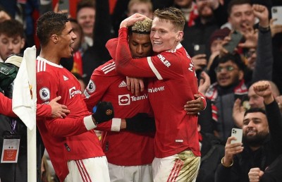 ފަހު ސިކުންތުގައި ޖެހި ލަނޑުން މޮޅުވެ، މެންޗެސްޓާ ޔުނައިޓެޑް ހަތަރު ވަނައަށް