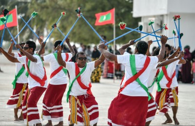 ސްޕޯޓްސް ޕޮލިޓިކްސް: އަލިފުށި ފުލް! ހަދިޔާއަކަށް އެއް ދުވަހުގެ "ވޯލްޑްކަޕް" އެއް