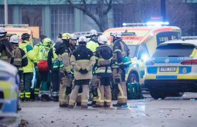 ސްވިޑެންގެ ސްކޫލެއްގައި ބަޑިޖަހައި އެތައް ބަޔަކު މަރާލައިފި