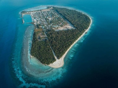 މަނަދޫ މަރު: ޝައްކު ކުރެވޭ ކަންތައްތަކެއް ހުރުމުން ރަށަށް އަރާ ފައިބާ މީހުން ބަލަނީ