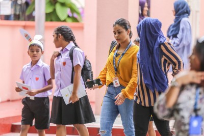 ހުއްދަ ހޯދައިގެން މަތީ ސާނަވީ ދަރިވަރުންނަށް މިހާރު ސުކޫލަށް ފޯނު ގެންދެވޭނެ