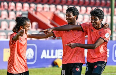 އީގަލްސް އިން ޔޫތު ޗެމްޕިއަންޝިޕްގެ ފުރަތަމަ މެޗް ކާމިޔާބު ކޮށްފި