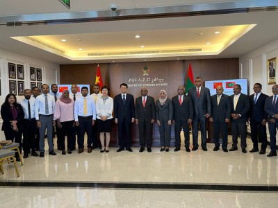 ޗައިނާގެ އެހީގައި ހަތަރު ރަށެއްގައި ހޮސްޕިޓަލް އަޅަނީ