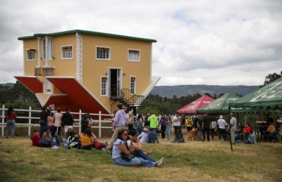 ގެ ހެދީ އެކޮޅުކޮޅުން، ސަމާލުކަން ބޮޑު