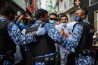 މުޒާހަރާތަކުން އާންމު އުނދަގޫ ކުރިމަތިވިޔަސް ފިޔަވަޅު ނޭޅެނީ ގާނޫނު ފުށުއަރާތީ: ފުލުހުން