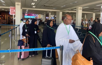 ސަފާ ގްރޫޕުގެ ހަވާލުގައި އުމްރާއަށް ނުފުރުނު މީހުން ފުރައިފި