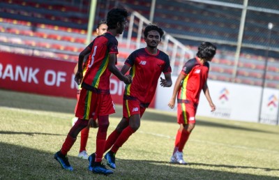 ޔޫތު ޗެމްޕިއަންޝިޕް: ގްރީން ސްޓްރީޓްސް ބަލިކޮށް ދަ ގްރާންޑޭ އިން ފުރަތަމަ މޮޅު ހޯދައިފި