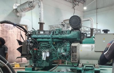 ދެ ޖަނަރޭޓަރު ހަލާކުވެ, ކެލާގެ ކަރަންޓު ކެނޑެނީ!