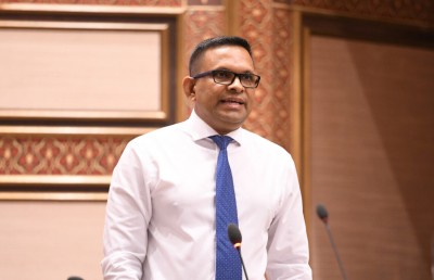 މިނިވަންކަމާއެކު ބަސް ބުނެވޭނީ އެމްއެންޕީގެ މެމްބަރަކަށް: ނާޒިމް