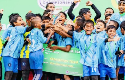 10 އަހަރުންދަށުގެ މުބާރާތުގެ ފައިނަލުގައި ސަސްގެ ދެ ޓީމު؛ ޗެމްޕިއަންކަން ހޯދީ ޓީމު އޭ