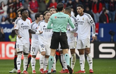 ރެފްރީ އަށް "ނުބައިކޮށް މާނަކުރެވި" ބެލިންހަމް އަށް ރަތް ކާޑު