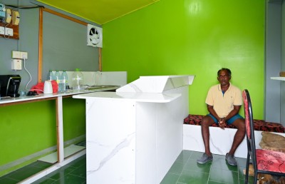 ކުއްލިއަކަށް ބިކަވެ ދަރިފުޅުގެ އިންތިޒާރުގައި