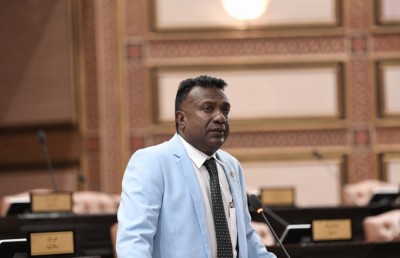 ޖާބިރު އަތުން 10 މިލިއަން ރުފިޔާ ހޯދުމަށް މީހަކު ދައުވާ ކޮށްފި