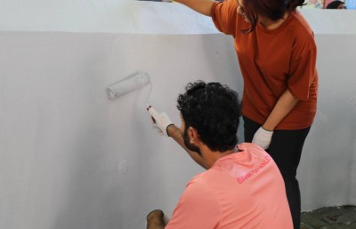 ރޯދަމަހުގެ ތައްޔާރީތައް: ބީއެމްއެލް އިސްލާމިކްގެ މުވައްޒަފުން މާލޭގެ ހަތަރު މިސްކިތެއްގެ ބޭރު ފާރުގައި ކުލަލައިދީފި