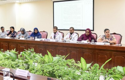 ފެމެލީ ކޯޓުން އެދެނީ ބައްޕައިންގެ އާމްދަނީއަށް ބަލައިގެން ދަރިންގެ ހަރަދު ކަނޑައެޅުން ގާޒީއަށް ދޫކޮށްލަން