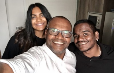 ބައްޕައާ އެކު ދަރިފުޅު ވެސް ފުޓުބޯޅައިގެ އިދާރީ މަސައްކަތަށް