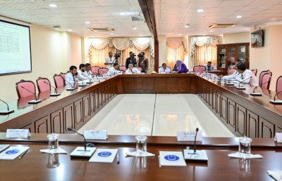 ޝައުރީ ދާއިރާ އާއި މިނިވަން މުއައްސަސާތަކުގެ މުސާރަ ކުޑަކުރެވެން ނެތް ކަމަށް ކޮމިޓީން ނިންމައިފި