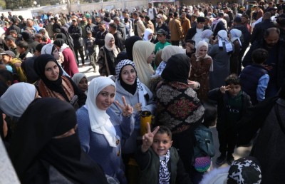 މިފަހަރު ވެސް އިޒްރޭލުގެ ތިން މީހަކާއި ފަލަސްތީނުން އެތައް ސަތޭކަ ބަޔަކު މިނިވަންކޮށްފި