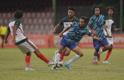 އީގަލްސް އާއި ސަސް ވެސް ސެމީ ފައިނަލަށް