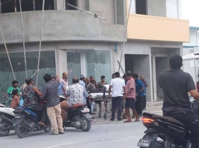 ކުޅުދުއްފުށީގައި ހަދަމުންދިޔަ އިމާރާތަކުން މީހަކު ވެއްޓިއްޖެ