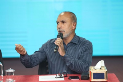 ހައްޖަށް ގެންދަން އިތުރަށް ފައިސާ ނަގާ މައްސަލަ ބަލަނީ