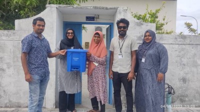 ޕްލާސްޓިކް މަދުކުރަން ހަނިމާދޫ ގެތަކަށް ޑަސްބިން ހަދިޔާކޮށްފި