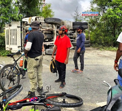 ފޭސް ދޭއްގައި ޓްރަކެއް ފުރޮޅާލައި ތިން މީހަކަށް އަނިޔާވެއްޖެ