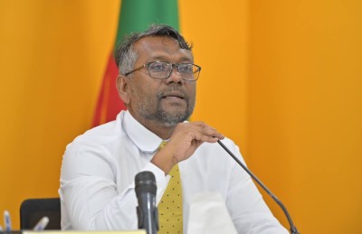 އިހުސާން ދެއްކި ފަޒްނާގެ ފޮޓޯގައި ގެންގުޅެނީ އެމްޑީޕީގެ ވޯޓާސް ލިސްޓު: ފައްޔާޒު