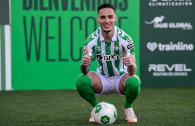 އެންޓޮނީގެ ރަތް ކާޑު ކެންސަލް، ރެއާލާ ދެކޮޅަށް ކުޅެވޭނެ