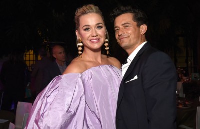 ކޮވިޑާ ހެދި ކޭޓީ ޕެރީ އަށް ކައިވެނި ނުކުރެވިފައި