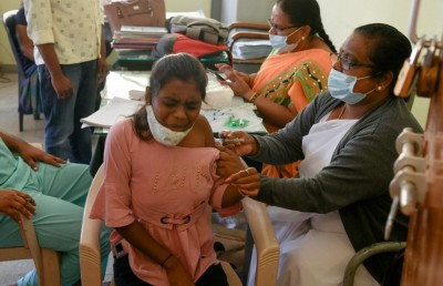 އިންޑިއާގައި ކޮވިޑް އަދަދުތައް ދަށަށް