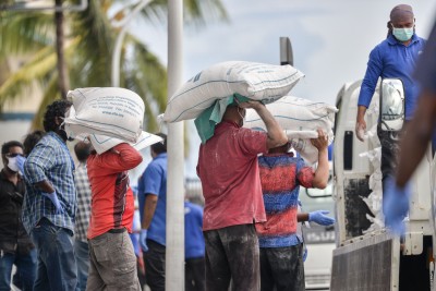 އެސްޓީއޯގެ ގުދަނެއްގައި ހުރި ފުށް ބަސްތާތަކެއް ވެއްޓި، ދެ މީހަކަށް އަނިޔާވެއްޖެ
