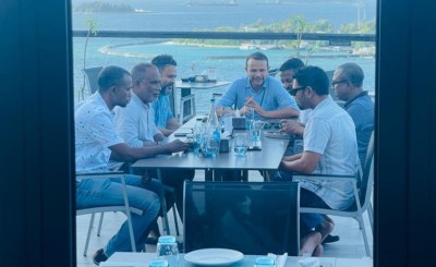 އިމުގެ މައްސަލައިގައި ބޮޑު ހަތަރު އިދިކޮޅު ފިކުރު އެއް މޭޒަށް