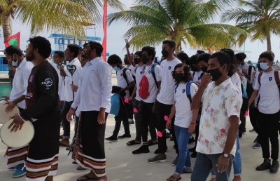 އީގަލްސް އާއި ސަސް އަށް ނިލަންދޫން ހޫނު މަރުހަބާއެއް