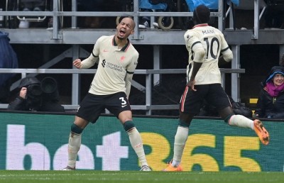 ވެސްޓް ހޭމް އިން ފަހު ވަގުތު ލެސްޓާއަށް ލަނޑު ދީފި