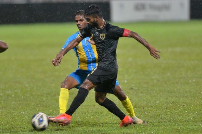 ވެލެންސިއާ އަތުން ވެސް އީގަލްސްއަށް މޮޅެއް