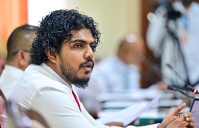 މާލިއްޔަތު ކޮމިޓީ އާއި 241 ކޮމިޓީން އަޒާން ވަކިކޮށްފި