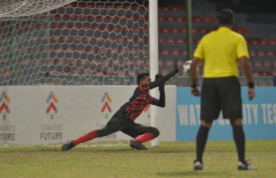 ޕެނަލްޓީ ޖަހައިގެން ޔޫވީ ބަލިކޮށް ސަސް ފައިނަލަށް