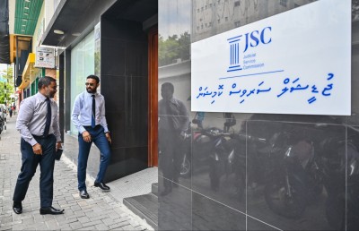 މަހާޒްގެ ޖަވާބު: ނުފޫޒު ފޯރުވި ކަމަށް ބުނާ މައްސަލަ އެނގުނު އިރު ހުރީ ބަންދުން ދޫކޮށްފައި