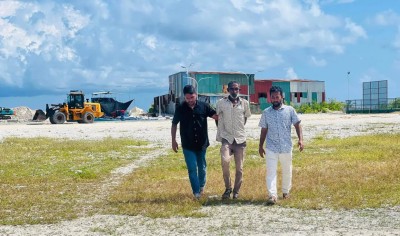 ފުލުހުންގެ ބަންދުން ފިލި މީހާ ދޯންޏެއްގެ ތެރޭގައި އޮއްވާ އަތުލައިގެންފި