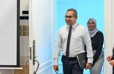 ފޮރިން ސާވިސްގެ ގާނޫނާ ހިލާފަށް ސިޔާސީ މުވައްޒަފުން އައްޔަންކުރުން އަދިވެސް ނުހުއްޓޭ