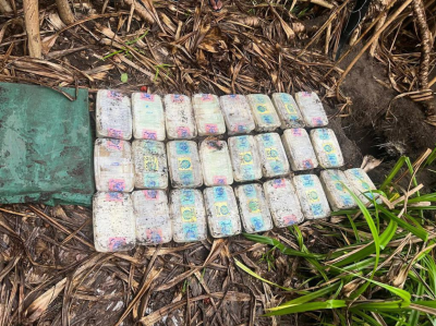 ކަނޑުއަޑިން ފެނުނީ 45 ކިލޯ ހެރޮއިން: ފުލުހުން