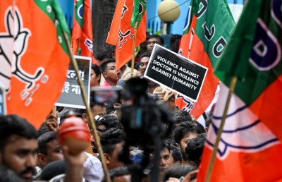 އިންޑިއާގައި އިޒްރޭލު ޓޫރިސްޓަކާއި އިންޑިއާ އަންހެނަކު ގޭންގު ރޭޕްކޮށްފި